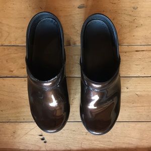 Dansko metallic dark brown (size 39)
